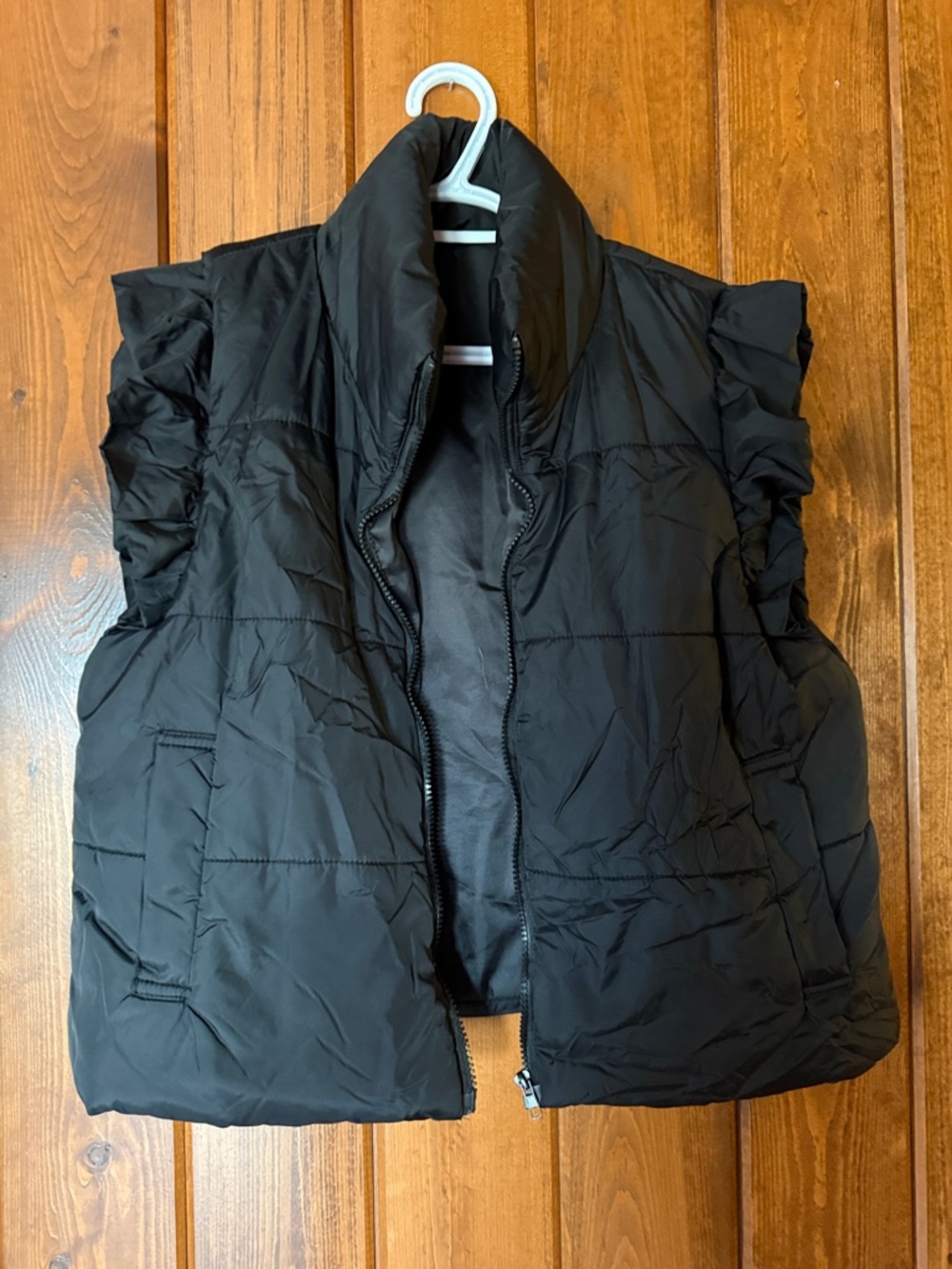 Source Unknown Black Puffer Vest